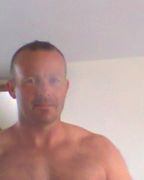 Date this georgeous United Kingdom man Russell from Brighton GB657