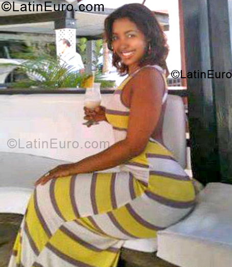 Date this beautiful Dominican Republic girl Chantal marie from Santo Domingo PR99