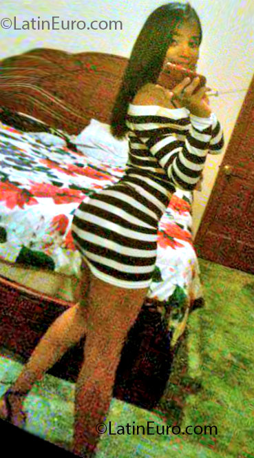 Date this sultry Dominican Republic girl Carol from Higuey DO13665