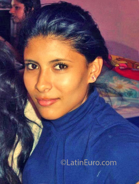 Date this young Honduras girl Fabiola77 from Cortes HN804