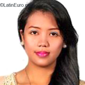 Date this delightful Philippines girl Lovely from Legaspi PH557