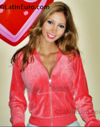 Date this attractive Brazil girl Joy from Sao Paulo BR7769