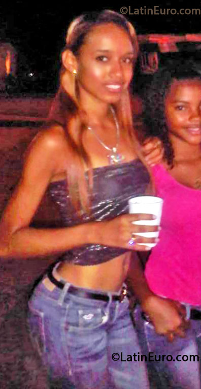 Date this tall Dominican Republic girl Steffane from Santo Domingo DO15777