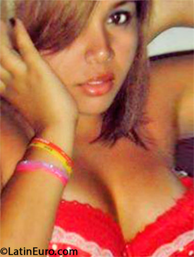 Date this cute Brazil girl Rayane from Barra De Guaniraba BR8037