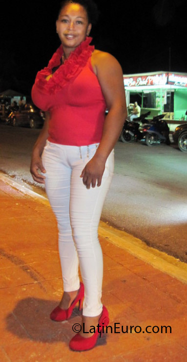 Date this attractive Dominican Republic girl Graciela from Republica Dominicana DO17091