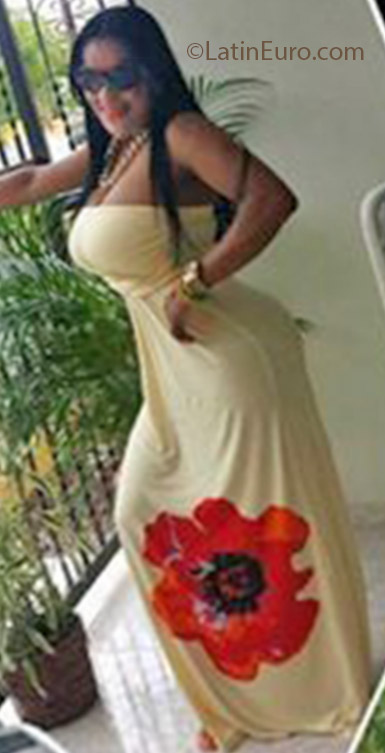Date this passionate Dominican Republic girl Awelda from salcedo DO17095