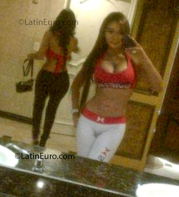 Date this lovely Ecuador girl Linda from Guayaquil EC161