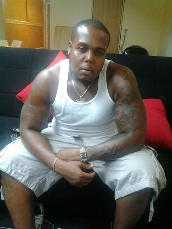 Date this voluptuous United States man Deshon from Brooklyn US14574