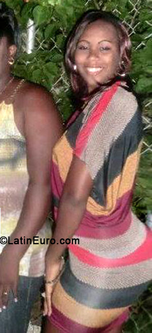 Date this hard body Jamaica girl Kimberly from Kingston JM1352