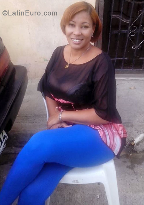 Date this pretty Dominican Republic girl Niabis from Santo Domingo DO17672