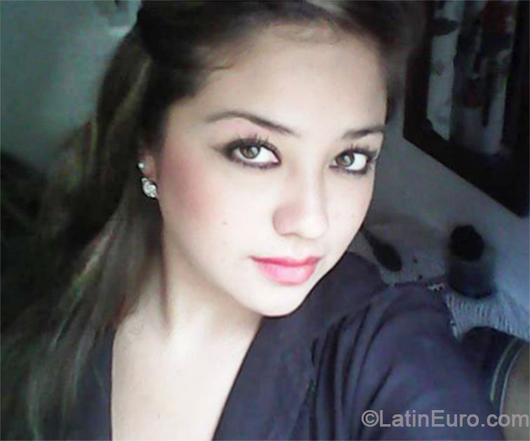 Date this lovely Colombia girl Dania from Pereira CO14541