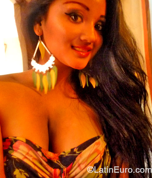Date this attractive Peru girl Luisa from Lima PE862
