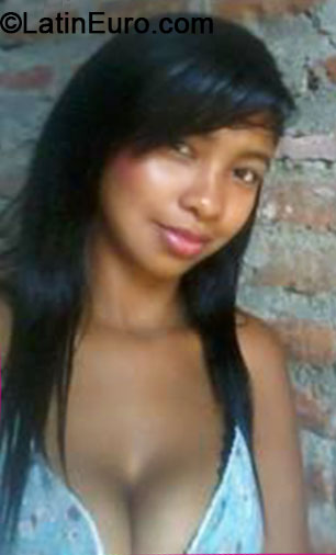 Date this charming Colombia girl Daniela from Cali CO14659