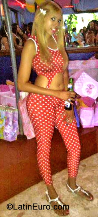 Date this cute Dominican Republic girl Dahina from Puerto Plata DO18306