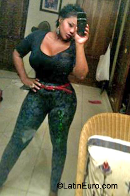 Date this georgeous Dominican Republic girl Jairin from Santo Domingo DO18437