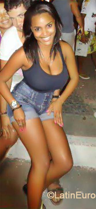 Date this sultry Brazil girl Daniela Araujo from Vitoria BR8638
