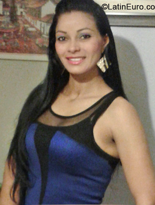 Date this georgeous Dominican Republic girl Elisabeth from Santo Domingo DO18593