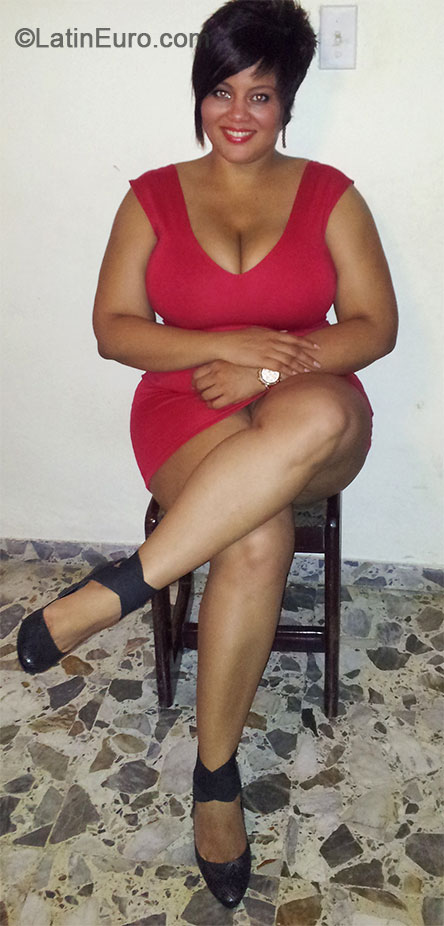 Date this fun Dominican Republic girl Yoselyn from Santo Domingo DO18738