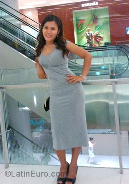 Date this delightful Philippines girl Shane from Manila PH638