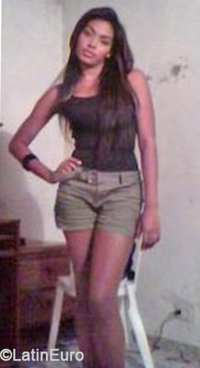 Date this funny Colombia girl Sarah from Medellin CO15273