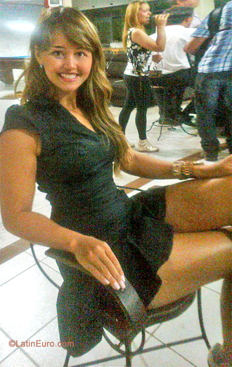 Date this nice looking Brazil girl Lisa from Belo Horizonte BR8806