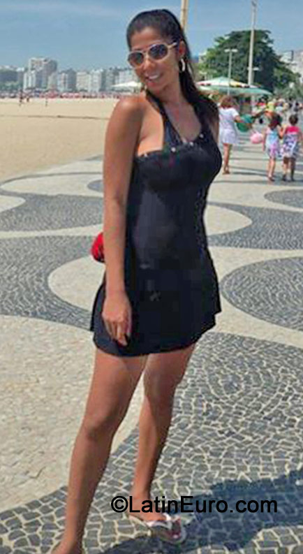 Date this beautiful Brazil girl Bruna from Rio De Janeiro BR8825