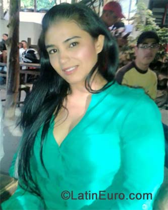 Date this good-looking Colombia girl Marcela cotrina from Bogota CO15836