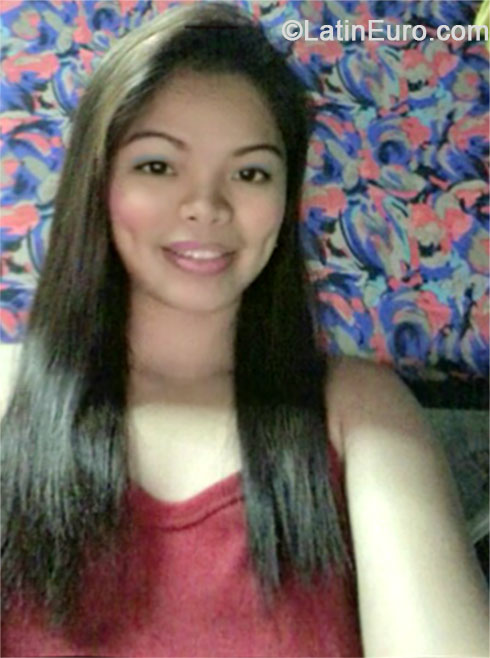 Date this funny Philippines girl Reina from Manila PH702