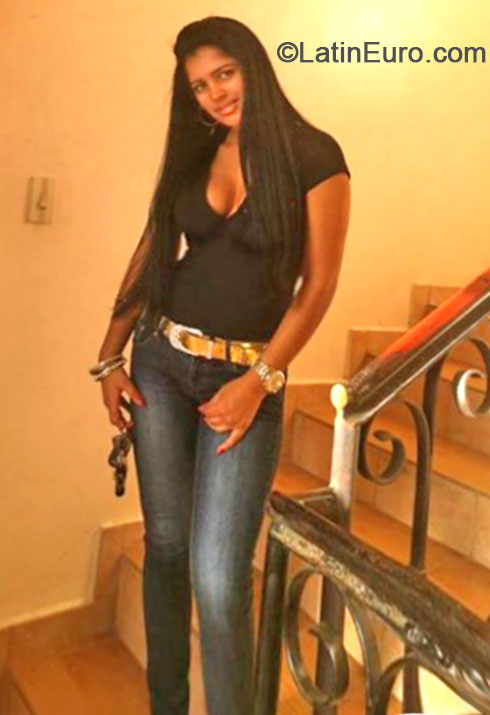 Date this good-looking Dominican Republic girl Ambar from Santiago DO19921