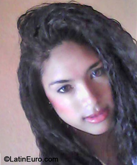 Date this charming Colombia girl Kasandra from Cartagena CO16094