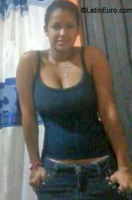 Date this young Colombia girl Saray from Bogota CO16192