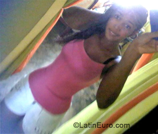 Date this young Dominican Republic girl Mayelin from Bonao DO20049