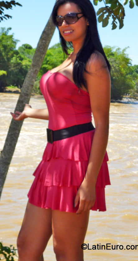 Date this stunning Brazil girl Flavia from Goiania BR9053