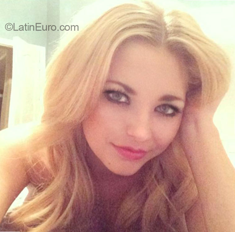 Date this sensual Ukraine girl Olleluke from Poltava UA37