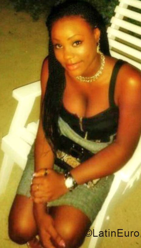 Date this attractive Jamaica girl Shamona from Saint Ann JM1893