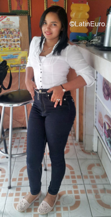 Date this athletic Dominican Republic girl Ensly from Santiago DO20727
