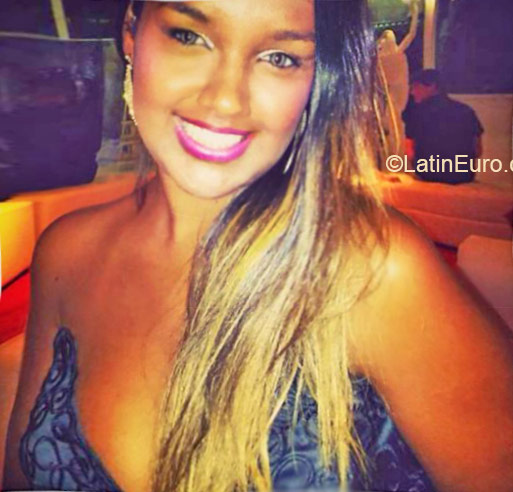 Date this funny Brazil girl Fernanda from Rio De Janeiro BR9162