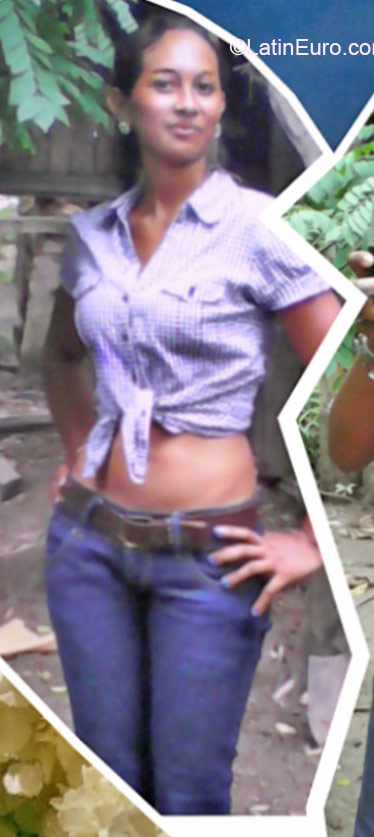 Date this sensual Honduras girl Marian from La Ceiba HN1395