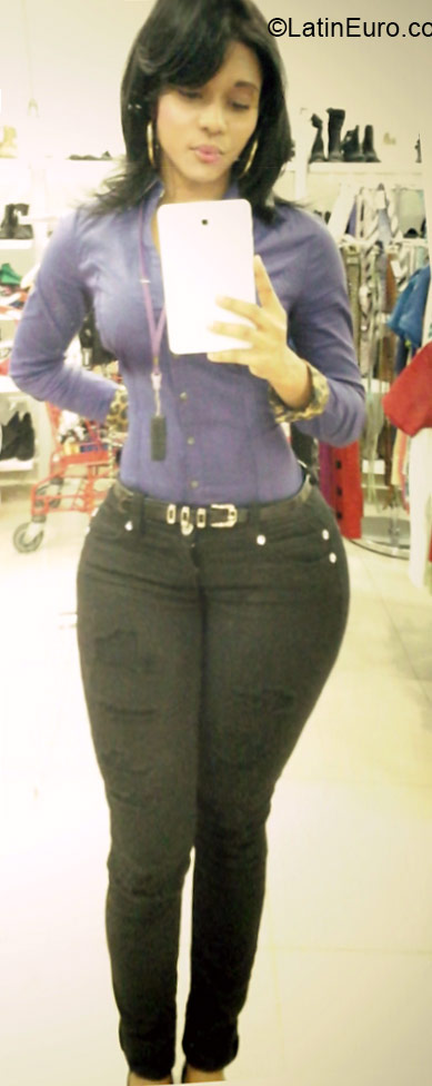 Date this happy Dominican Republic girl Eliza from Santiago DO20991