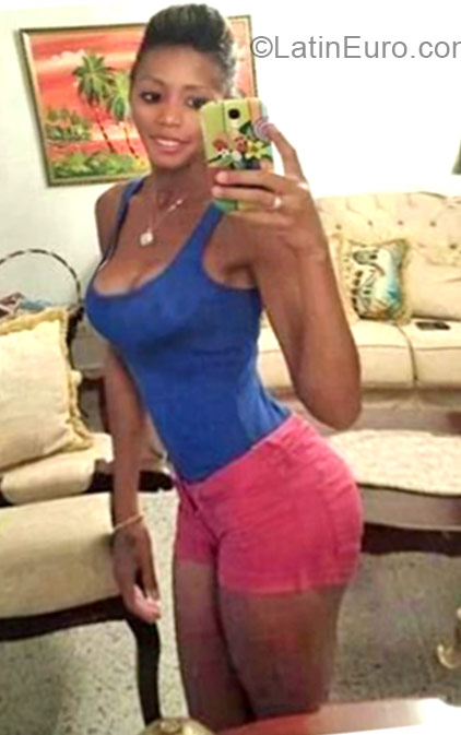 Date this charming Dominican Republic girl Jennifer from Boca Chica DO21043