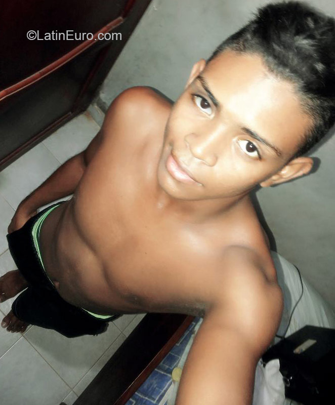 Date this cute Colombia man Nadir from Medellin CO16873