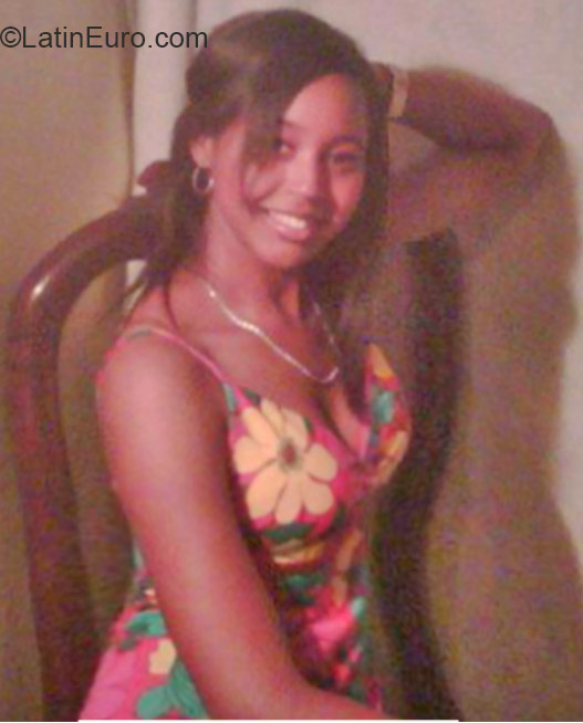 Date this georgeous Dominican Republic girl Yanairis from Santo Domingo DO21310
