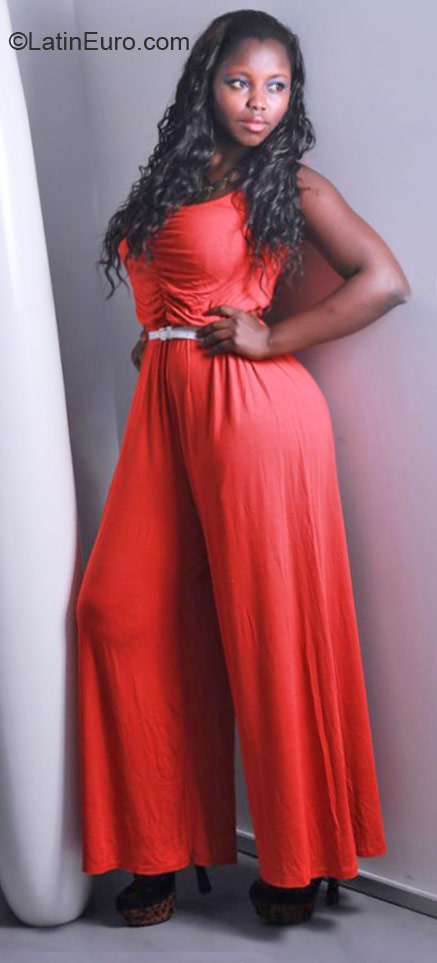 Date this young Angola girl Luisa from Luanda AO78