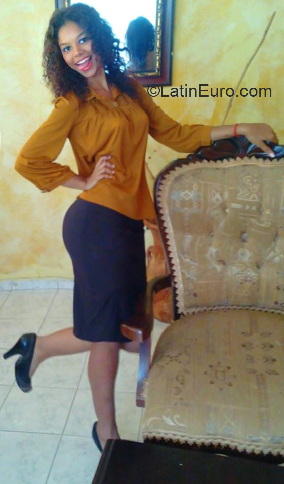 Date this young Dominican Republic girl Maria from Bani DO21499
