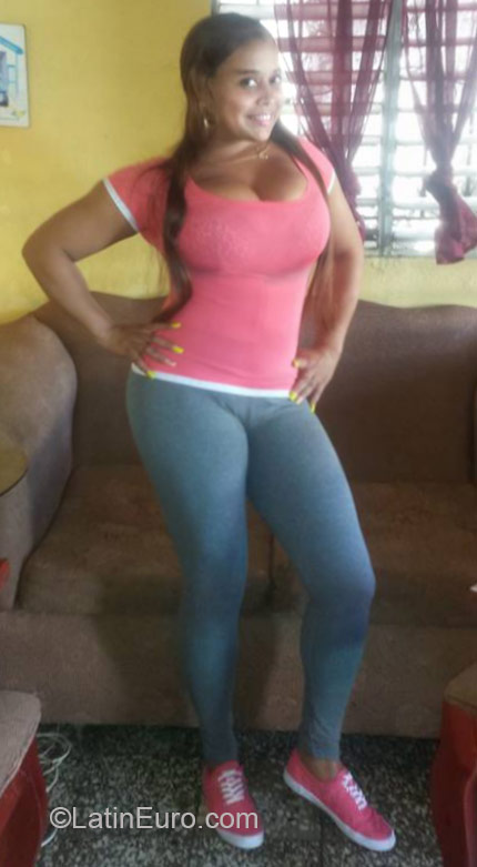 Date this nice looking Dominican Republic girl Maria from Santo Domingo DO21806