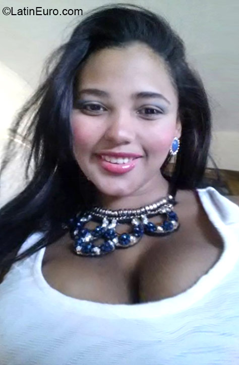 Date this passionate Dominican Republic girl Madelin from Santo Domingo DO21820