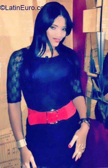 Date this good-looking Dominican Republic girl Nicole from Santiago DO21975