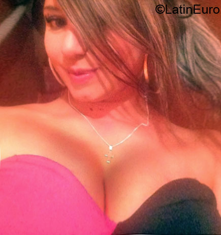 Date this exotic Colombia girl Paola from Bogota CO17318