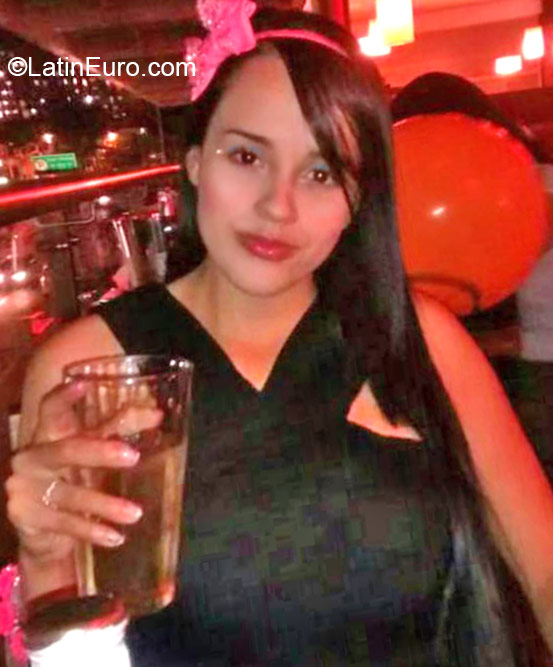Date this voluptuous Colombia girl Karen from Medellin CO17334