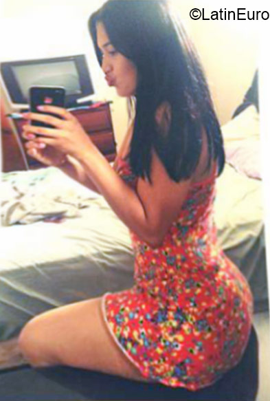 Date this happy Dominican Republic girl Carla from Santiago DO22037